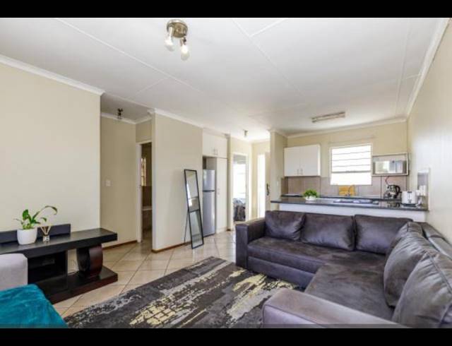 2 BEDROOM APARTMENT FOR SALE IN ALBERTON NORTH